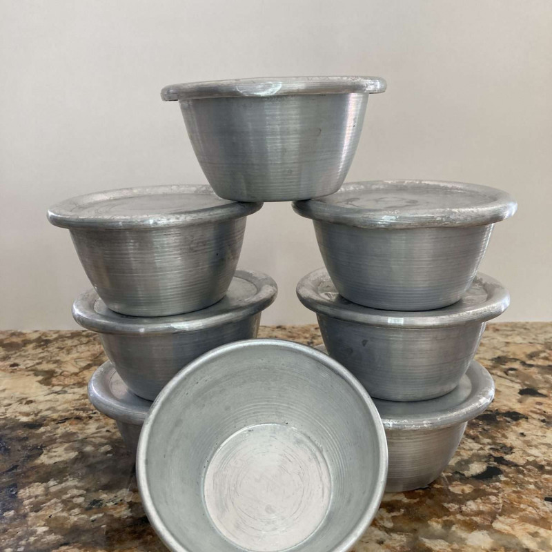 Moi-moi aluminium bowls   With Lid Big size  12 pieces